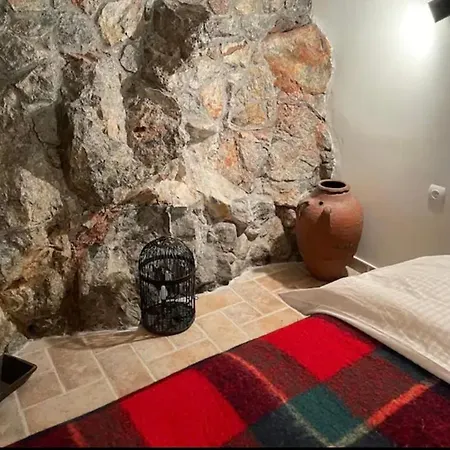 Terra Petra At Psari Trikolonon Gortynia فيلة Psárion