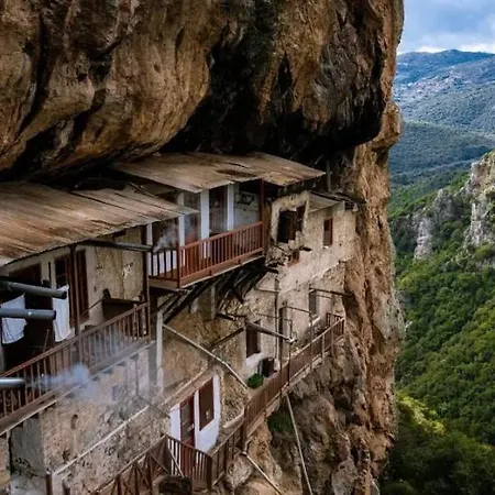 Terra Petra At Psari Trikolonon Gortynia