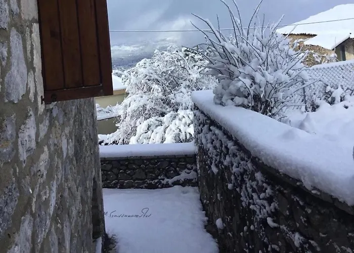 Terra Petra At Psari Trikolonon Gortynia * Psárion