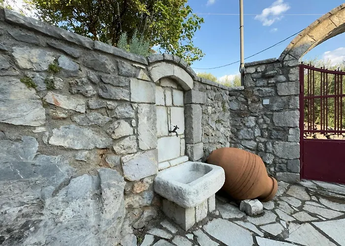 Terra Petra At Psari Trikolonon Gortynia *