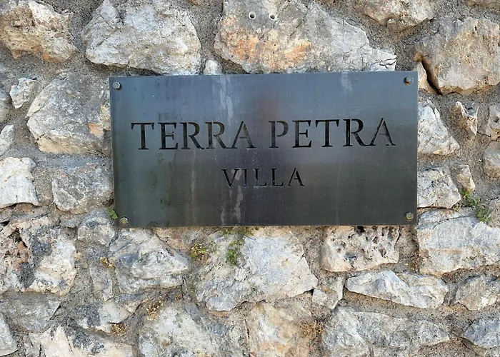 Terra Petra At Psari Trikolonon Gortynia * Psárion